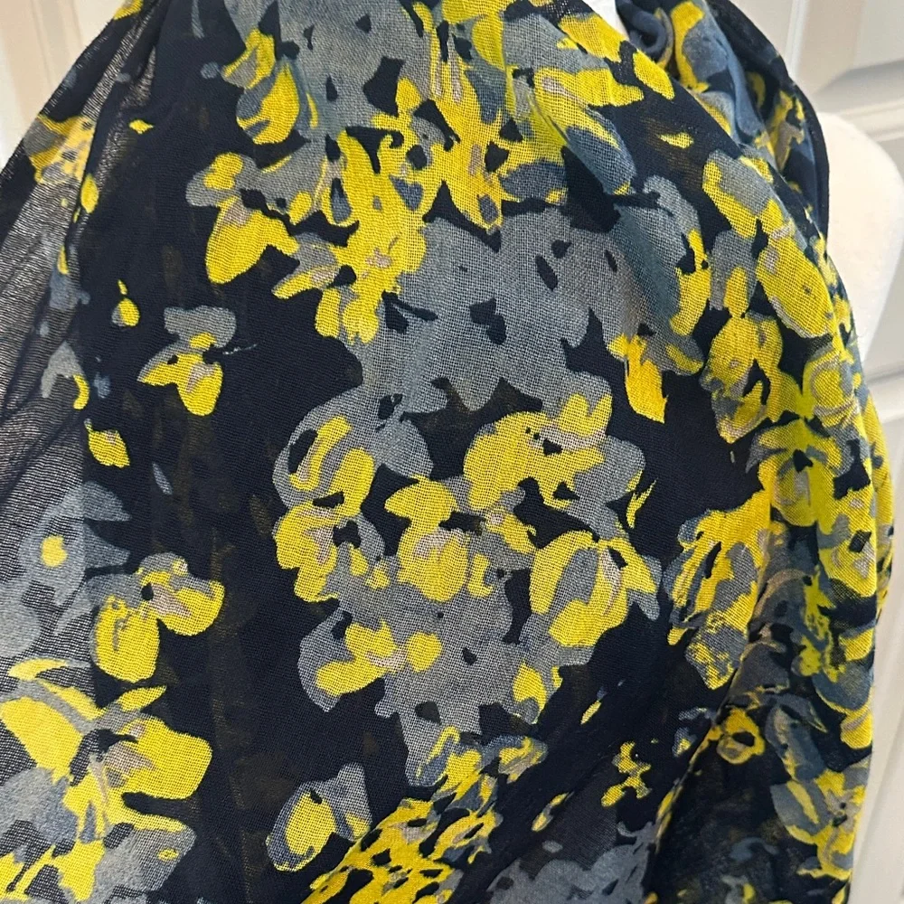Old Navy Watercolor Floral Print Navy/Blue/Yellow Scarf‎